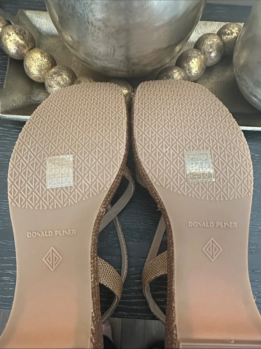 Donald Pliner Rosalie Sandals, Size 7.5